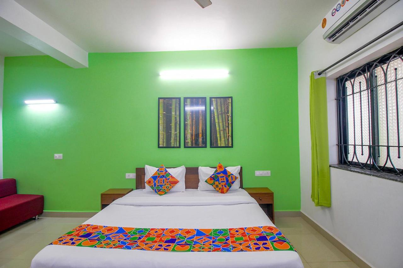 Fabescape Sk Studios With Pool & Gym, Arpora Old Goa Bagian luar foto