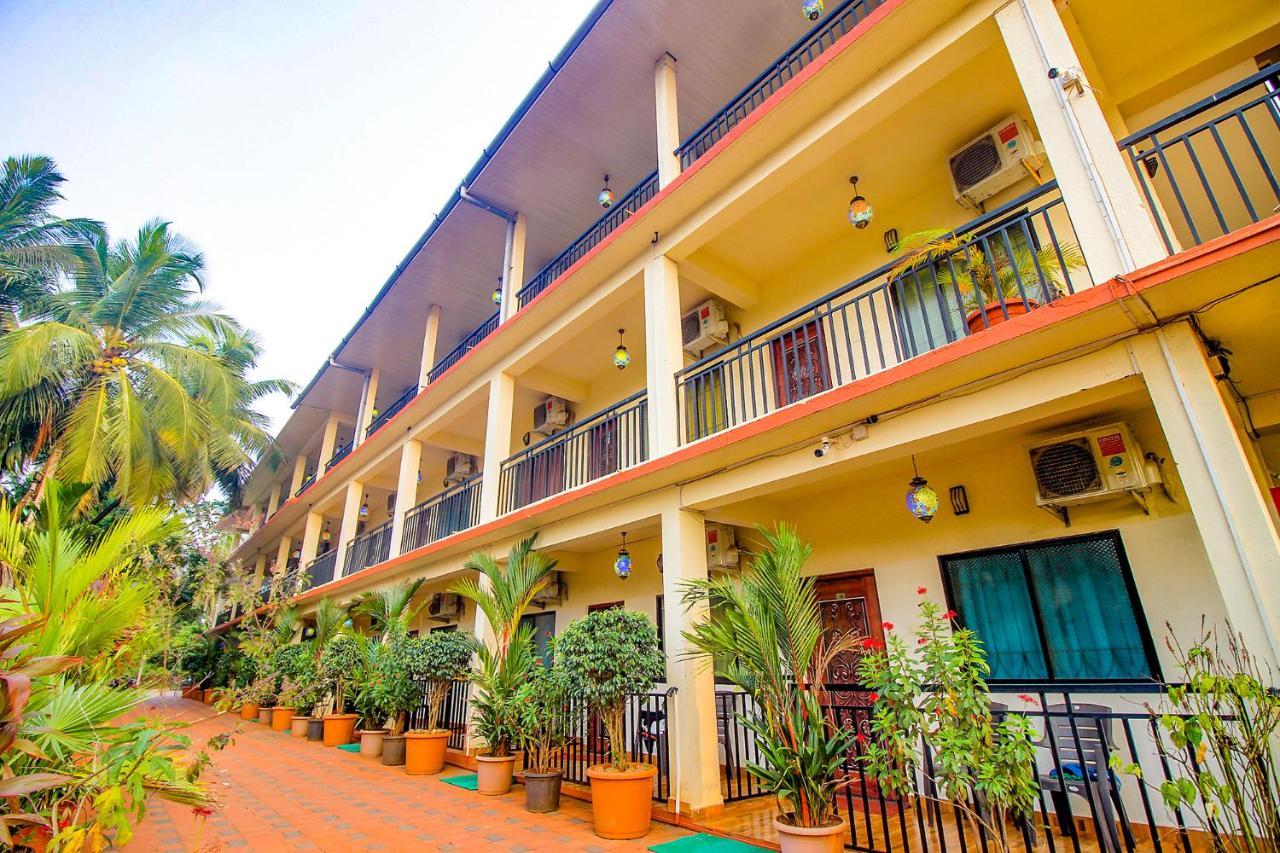 Fabescape Sk Studios With Pool & Gym, Arpora Old Goa Bagian luar foto