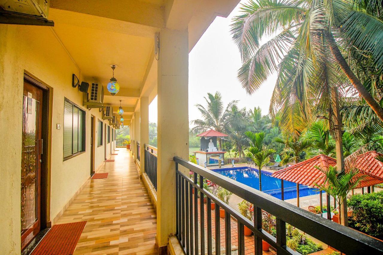 Fabescape Sk Studios With Pool & Gym, Arpora Old Goa Bagian luar foto