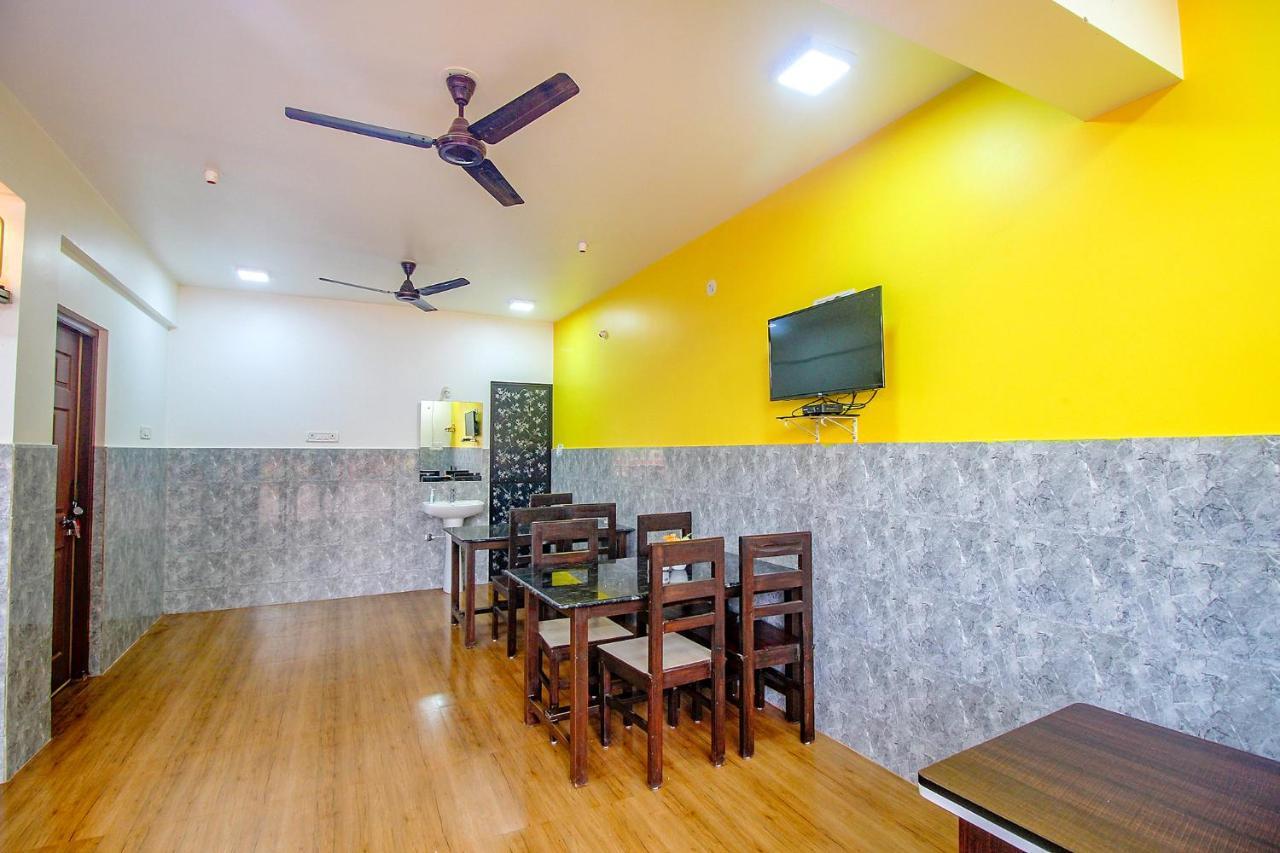 Fabescape Sk Studios With Pool & Gym, Arpora Old Goa Bagian luar foto